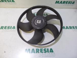 Begagnade Fläktmotor Renault Scénic II (JM) 1.6 16V Pris € 40,00 Marginaltabell erbjuds av Maresia Parts