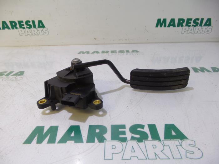 Begagnade Gaspedalsensor Renault Scénic II (JM) 1.6 16V Pris € 35,00 Marginaltabell erbjuds av Maresia Parts