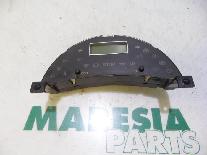 Begagnade Innerdisplay Citroen C8 (EA/EB) 2.0 HDi 16V Pris € 20,00 Marginaltabell erbjuds av Maresia Parts