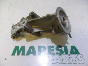 Used Oil filter holder Peugeot 607 (9D/U) 2.2 16V Price € 40,00 Margin scheme offered by Maresia Parts