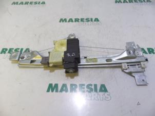 Used Rear door window mechanism 4-door, right Peugeot 5008 I (0A/0E) 1.6 VTI 16V Price € 90,00 Margin scheme offered by Maresia Parts
