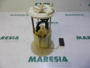 Usagé Pompe carburant électrique Fiat Stilo MW (192C) 1.6 16V Prix € 20,00 Règlement à la marge proposé par Maresia Parts
