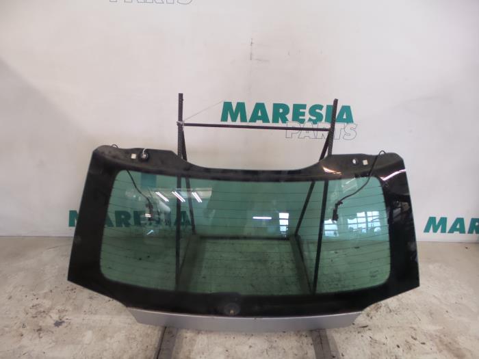Usados Ventanilla detrás Fiat Stilo MW (192C) 1.6 16V Precio € 50,00 Norma de margen ofrecido por Maresia Parts