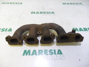 Used Exhaust manifold Renault Espace (JK) 2.2 dCi 16V Price € 75,00 Margin scheme offered by Maresia Parts
