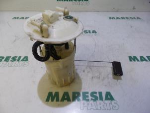 Used Electric fuel pump Renault Espace (JK) 2.2 dCi 16V Price € 45,00 Margin scheme offered by Maresia Parts