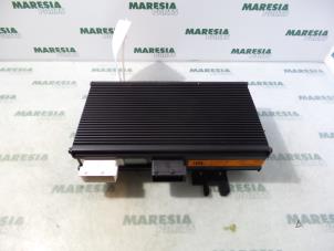 Used Radio amplifier Peugeot 407 (6D) 2.0 HDiF 16V Price € 50,00 Margin scheme offered by Maresia Parts