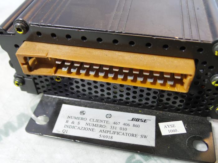 Amplificateur radio d'un Lancia Lybra SW 2.0 20V 2001