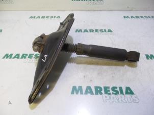 Used Rear shock absorber, left Citroen DS5 (KD/KF) 1.6 HDiF 16V Price € 85,00 Margin scheme offered by Maresia Parts