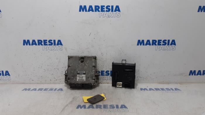 Used Engine management computer Renault Espace (JK) 3.0 dCi V6 24V Price € 210,00 Margin scheme offered by Maresia Parts