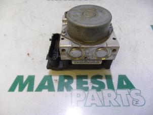 Used ABS pump Renault Megane II CC (EM) 1.6 16V Price € 105,00 Margin scheme offered by Maresia Parts