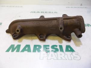 Used Exhaust manifold Renault Espace (JK) 3.0 dCi V6 24V Price € 75,00 Margin scheme offered by Maresia Parts