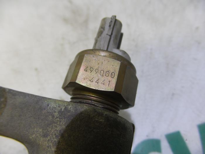 Fuel injector nozzle from a Renault Espace (JK) 3.0 dCi V6 24V 2003