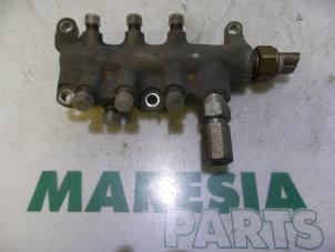 Used Fuel injector nozzle Renault Espace (JK) 3.0 dCi V6 24V Price € 65,00 Margin scheme offered by Maresia Parts