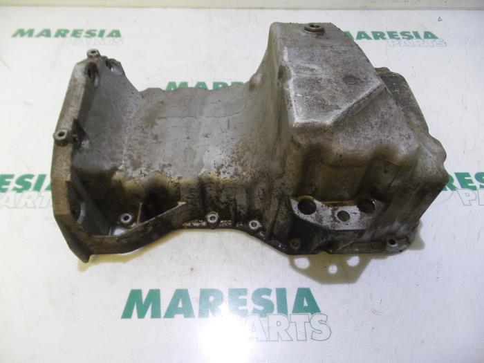 Gebrauchte Ölwanne Renault Clio II (BB/CB) 1.4 Preis € 50,00 Margenregelung angeboten von Maresia Parts