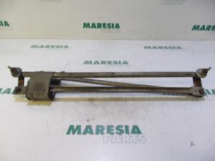 Used Wiper mechanism Peugeot Boxer (244) 2.8 HDi 127 Price € 90,00 Margin scheme offered by Maresia Parts