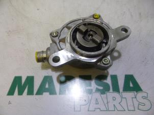 Used Vacuum pump (diesel) Renault Espace (JK) 2.2 dCi 16V Price € 50,00 Margin scheme offered by Maresia Parts