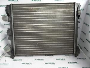 Used Radiator Renault Clio II (BB/CB) 1.4 16V Price € 25,00 Margin scheme offered by Maresia Parts