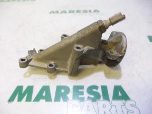 Used Oil filter holder Citroen Xsara Picasso (CH) 2.0 16V Price € 40,00 Margin scheme offered by Maresia Parts