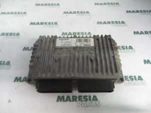 Used Automatic gearbox computer Renault Scénic I (JA) 1.6 16V Price € 75,00 Margin scheme offered by Maresia Parts