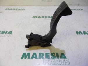 Used Throttle pedal position sensor Renault Twingo III (AH) 1.0 SCe 70 12V Price € 40,00 Margin scheme offered by Maresia Parts