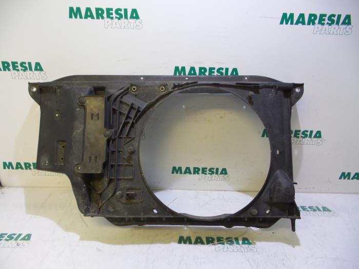 Używane Panel przedni Peugeot 206 SW (2E/K) 1.6 16V Cena € 40,00 Procedura marży oferowane przez Maresia Parts
