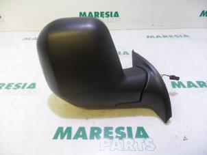Used Wing mirror, right Peugeot Partner (GC/GF/GG/GJ/GK) 1.6 HDI 75 16V Price € 60,00 Margin scheme offered by Maresia Parts