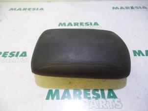 Used Armrest Peugeot 607 (9D/U) 2.2 HDi 16V FAP Price € 50,00 Margin scheme offered by Maresia Parts
