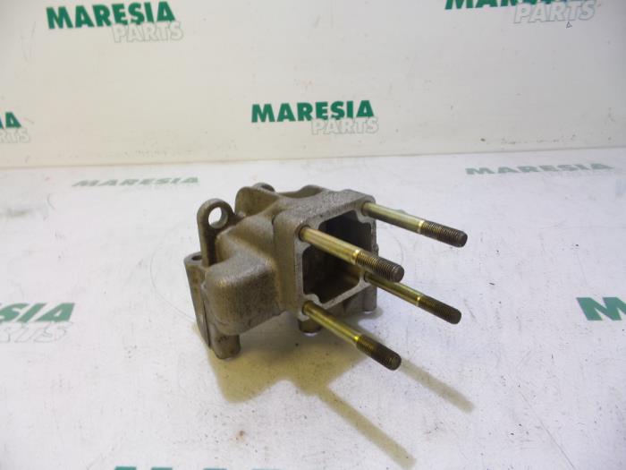 Usagé Support moteur Fiat Punto II (188) 1.2 16V Prix € 20,00 Règlement à la marge proposé par Maresia Parts