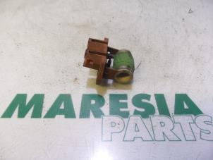 Gebrauchte Kühlgebläsewiderstand Citroen Jumper (U9) 2.2 HDi 120 Euro 4 Preis € 35,00 Margenregelung angeboten von Maresia Parts