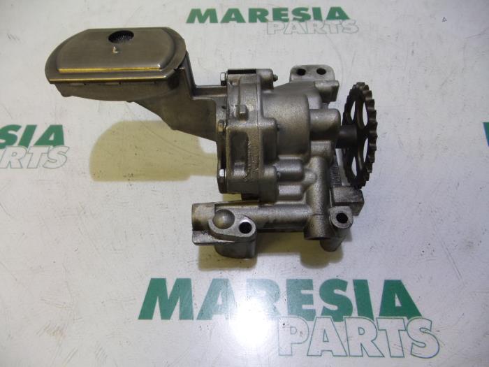Gebrauchte Ölpumpe Citroen C5 II Break (RE) 2.0 HDiF 16V Preis € 50,00 Margenregelung angeboten von Maresia Parts