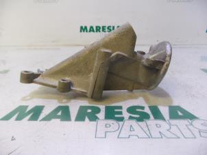 Used Oil filter holder Peugeot 307 (3A/C/D) 2.0 16V Price € 40,00 Margin scheme offered by Maresia Parts