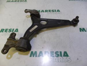Used Front lower wishbone, right Peugeot Expert (G9) 2.0 HDi 140 16V Price € 35,00 Margin scheme offered by Maresia Parts