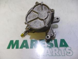Used Vacuum pump (diesel) Peugeot 407 SW (6E) 2.0 HDiF 16V Price € 50,00 Margin scheme offered by Maresia Parts