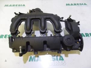 Used Rocker cover Peugeot 407 SW (6E) 2.0 HDiF 16V Price € 90,00 Margin scheme offered by Maresia Parts