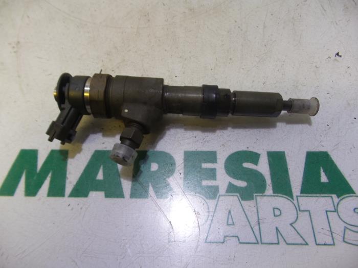 Usagé Injecteurs Peugeot 206 SW (2E/K) 1.4 HDi Prix € 75,00 Règlement à la marge proposé par Maresia Parts