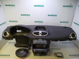 Used Airbag set + module Renault Clio III (BR/CR) 1.4 16V Price € 210,00 Margin scheme offered by Maresia Parts