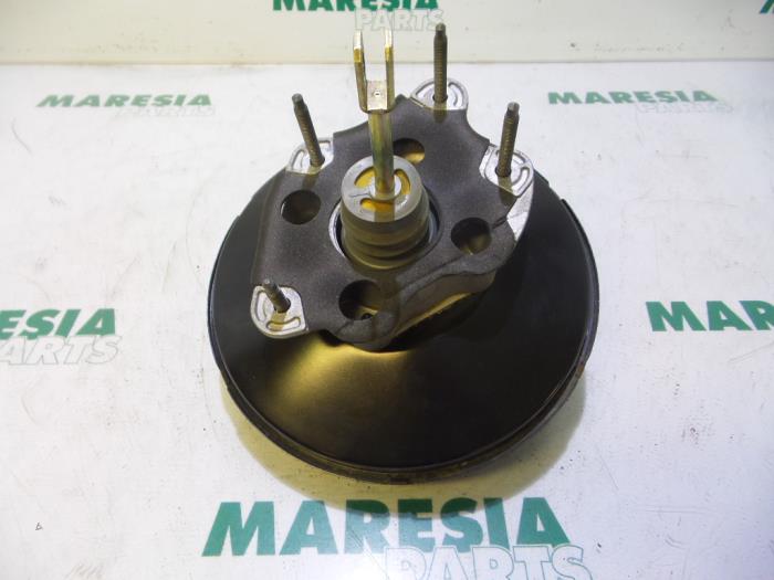 Usagé Servo frein Renault Clio III (BR/CR) 1.4 16V Prix € 50,00 Règlement à la marge proposé par Maresia Parts