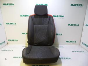 Used Seat upholstery, left Renault Clio III (BR/CR) 1.2 16V TCe 100 Price € 105,00 Margin scheme offered by Maresia Parts