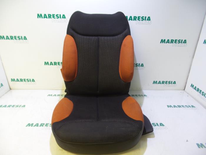 Seat upholstery, right from a Citroën C2 (JM) 1.4 2004