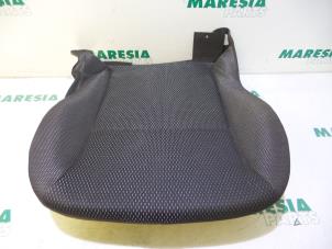 Used Seat upholstery, right Renault Clio III (BR/CR) 1.2 16V TCe 100 Price € 50,00 Margin scheme offered by Maresia Parts