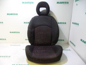 Usagé Revêtement siège gauche Peugeot 206 (2A/C/H/J/S) 2.0 XS,XT HDi Prix € 75,00 Règlement à la marge proposé par Maresia Parts