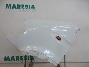 Used Front wing, left Renault Master III (FD/HD) 2.2 dCi 16V Price € 65,00 Margin scheme offered by Maresia Parts