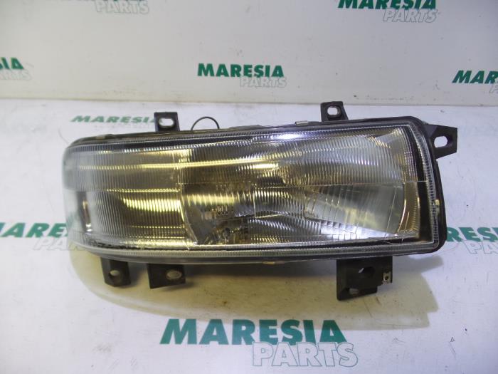 Renault Master Headlights, right stock