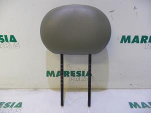 Used Headrest Renault Master III (FD/HD) 2.2 dCi 16V Price € 35,00 Margin scheme offered by Maresia Parts