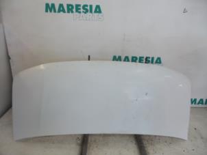 Used Bonnet Renault Master III (FD/HD) 2.2 dCi 16V Price € 102,85 Inclusive VAT offered by Maresia Parts