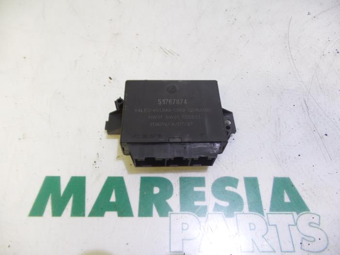 Begagnade PDC-modul Fiat Doblo Cargo (223) 1.9 JTD Pris € 50,00 Marginaltabell erbjuds av Maresia Parts