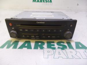 Używane Radioodtwarzacz CD Renault Laguna II Grandtour (KG) 2.0 16V Cena € 105,00 Procedura marży oferowane przez Maresia Parts