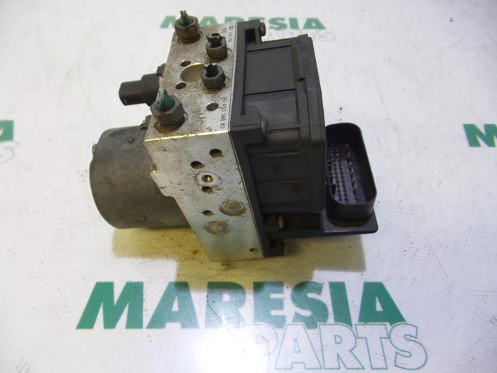 Begagnade ABS-pump Citroen Xsara Picasso (CH) 2.0 16V Pris € 131,25 Marginaltabell erbjuds av Maresia Parts