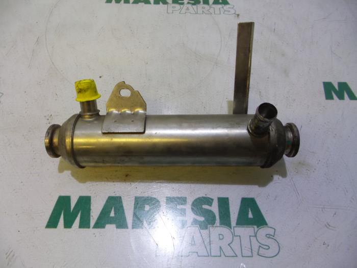 Usagé Echangeur de chaleur Alfa Romeo 159 Sportwagon (939BX) 1.9 JTDm Prix € 50,00 Règlement à la marge proposé par Maresia Parts