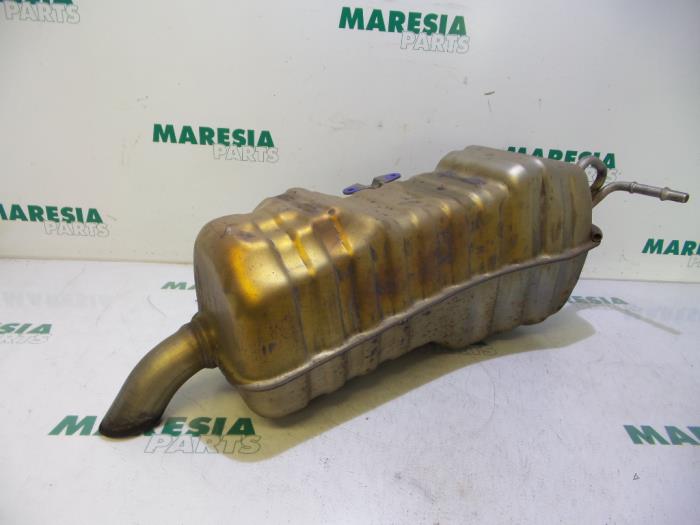 Gebrauchte Auspuff Enddämpfer Peugeot 308 (4A/C) 1.6 16V THP Autom. Preis € 35,00 Margenregelung angeboten von Maresia Parts